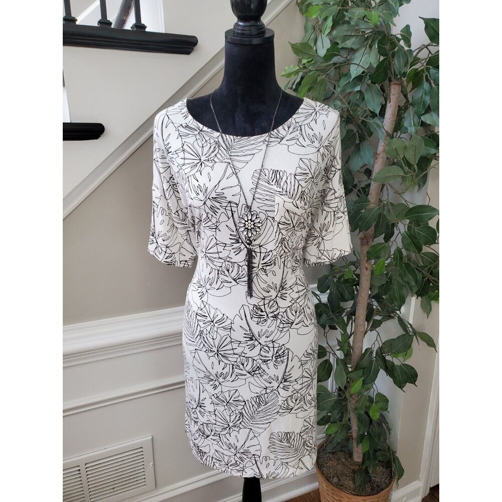 Soma Women's White & Black Rayon Round Neck Short Sleeve Knee Length Dress Large